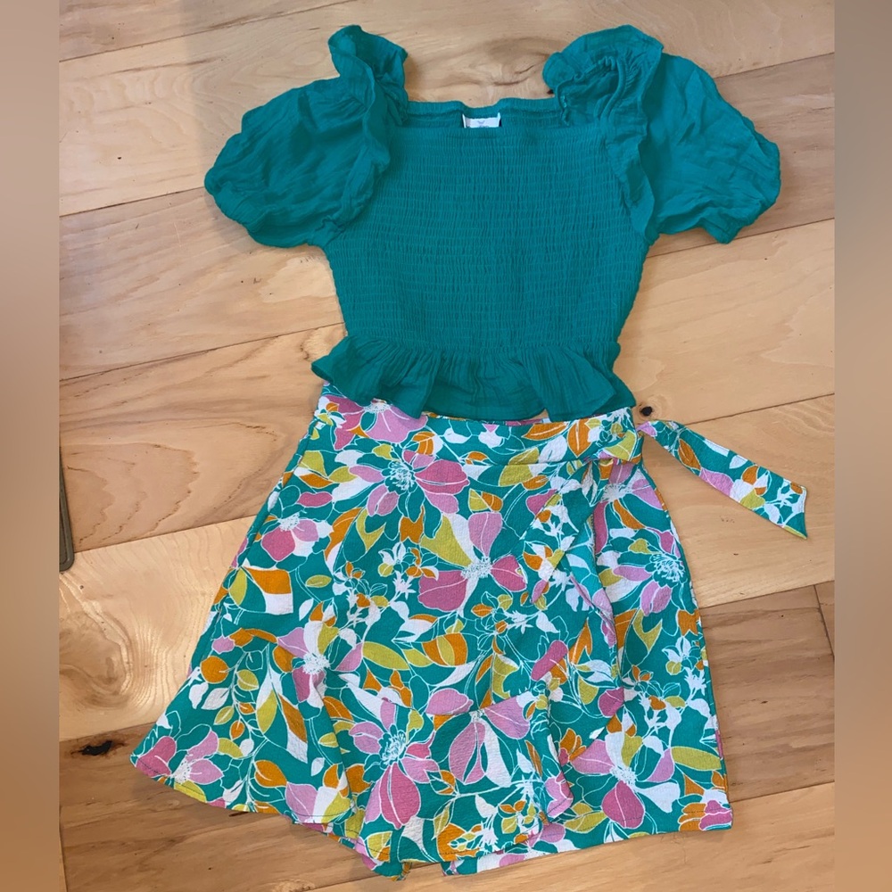 Skorts and crop top set Girls size 10